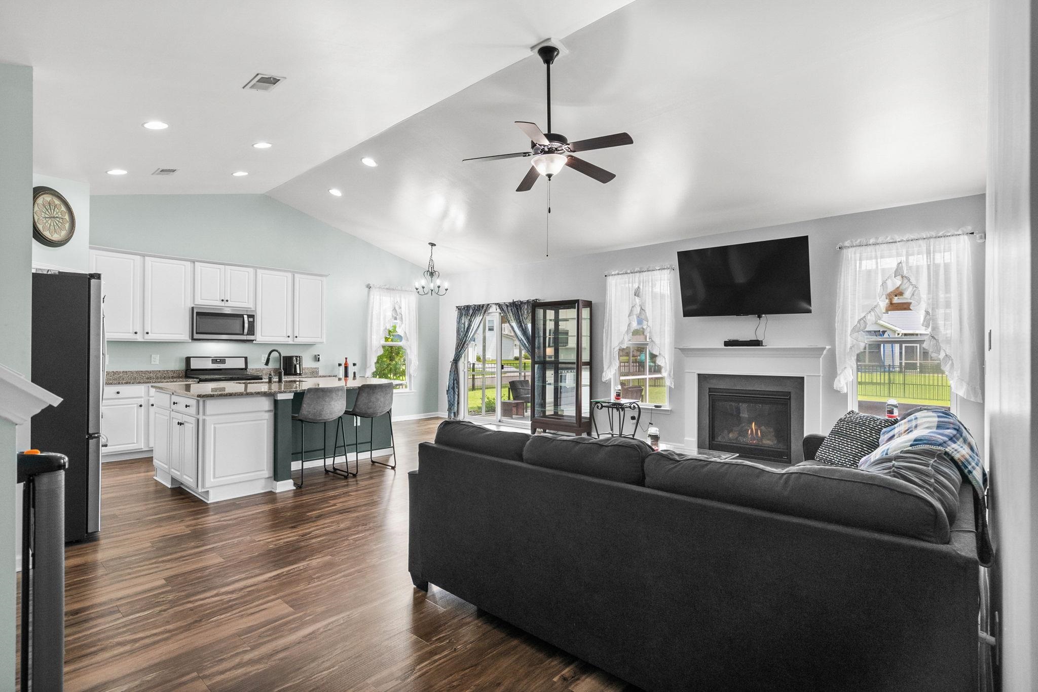 1076 Caprisia Loop