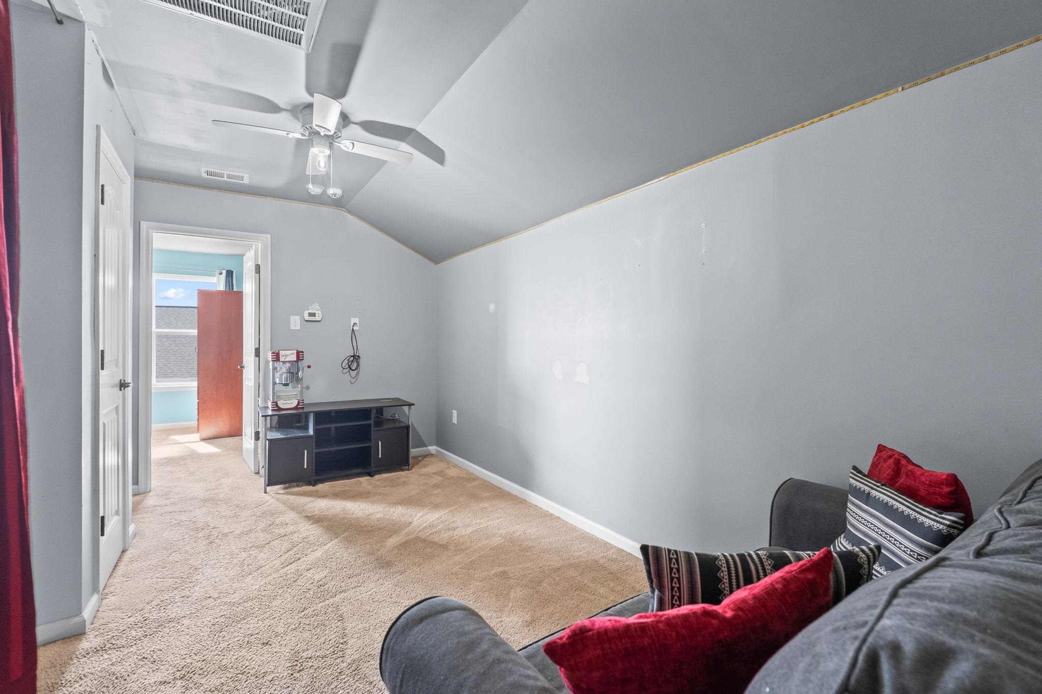 1076 Caprisia Loop