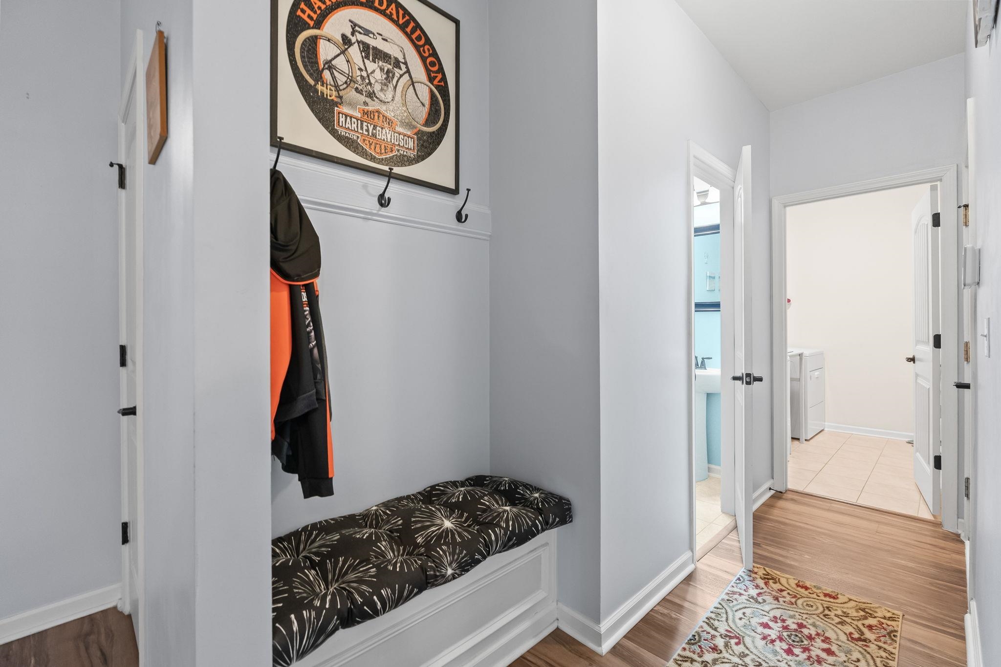1076 Caprisia Loop