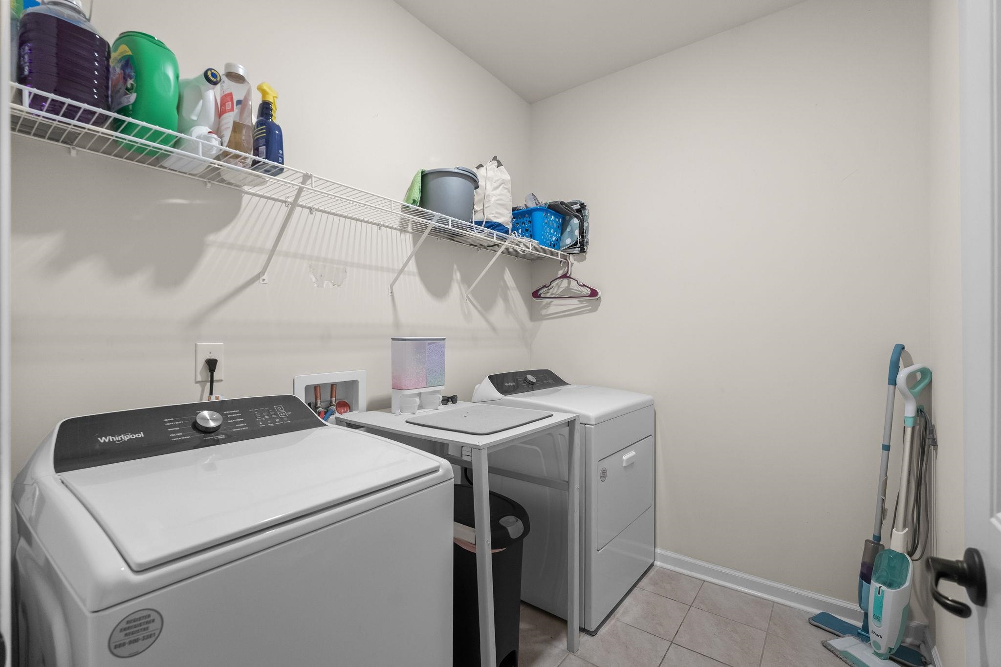 1076 Caprisia Loop