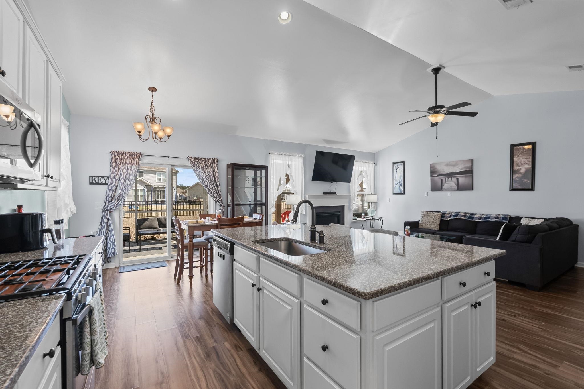 1076 Caprisia Loop