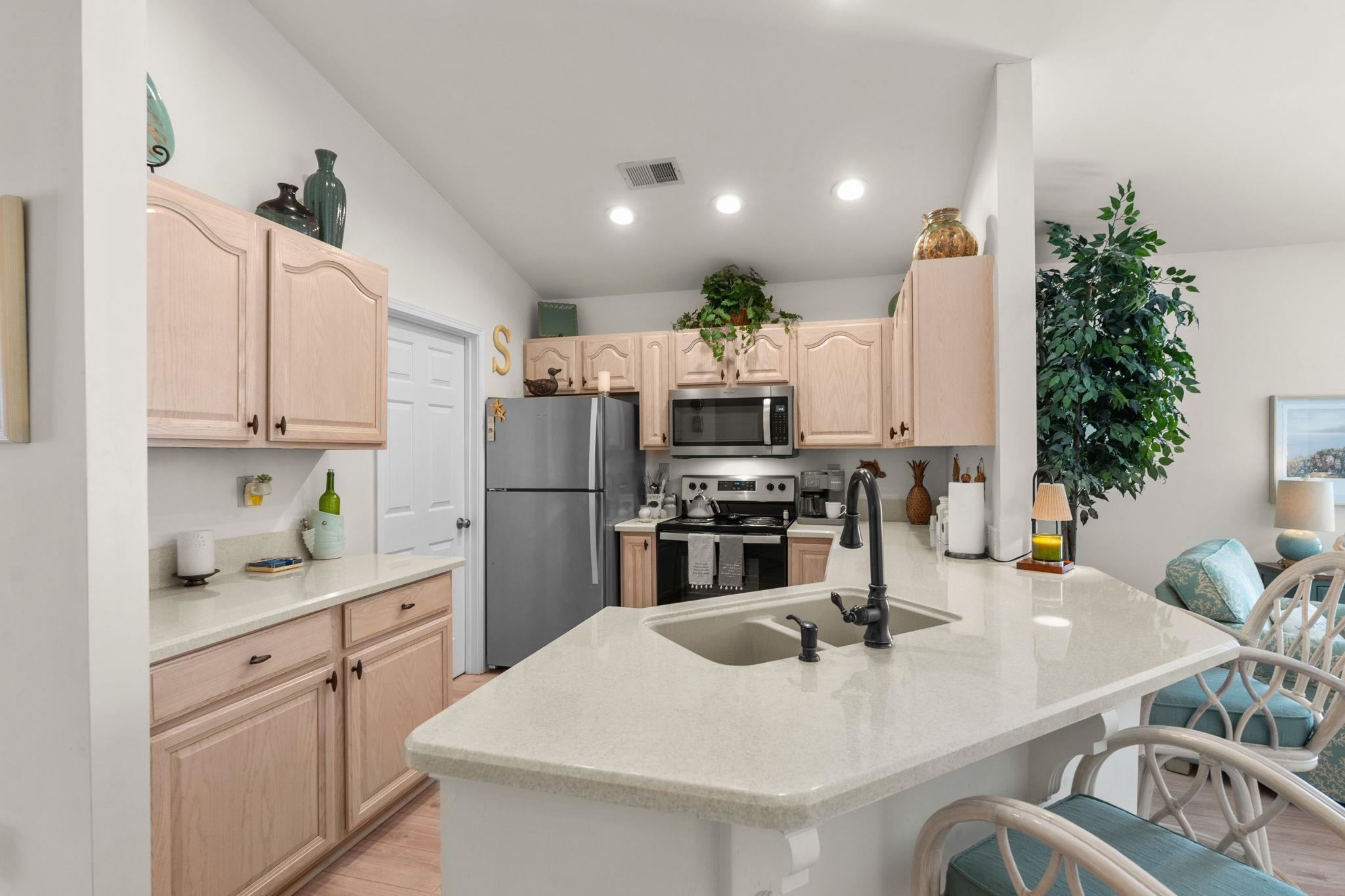 611 Pipers Ln. Unit: 611