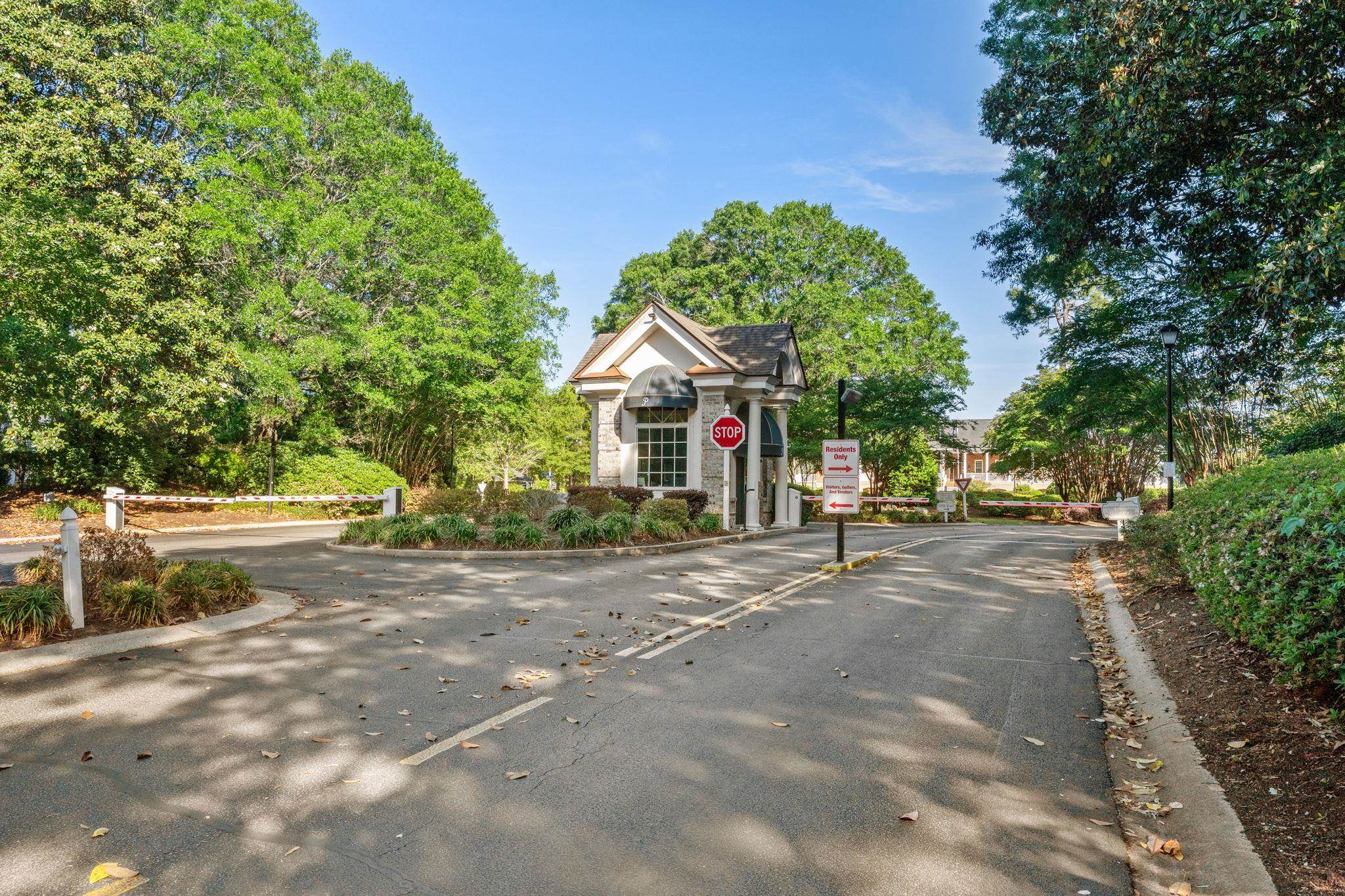 611 Pipers Ln. Unit: 611
