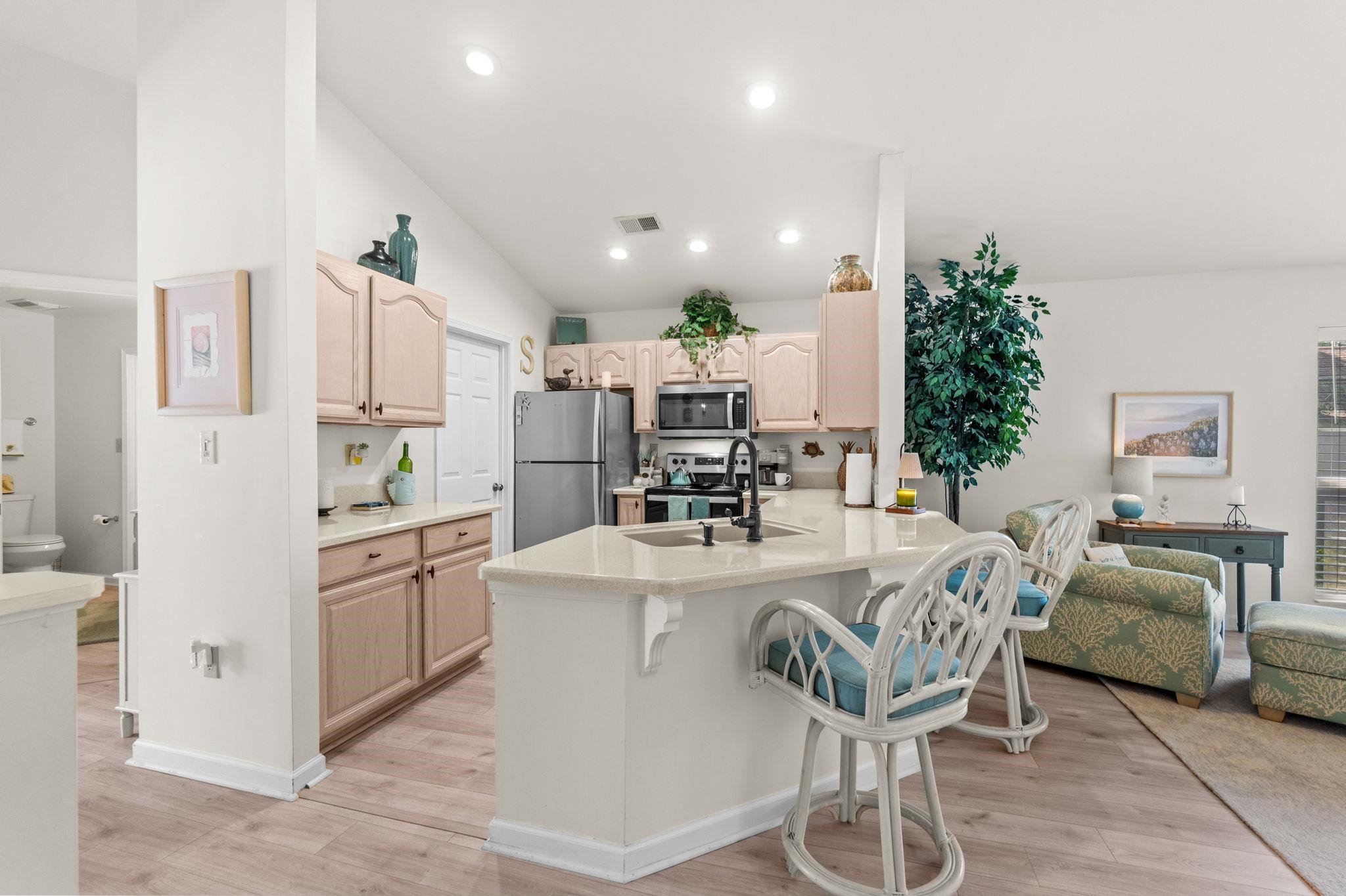 611 Pipers Ln. Unit: 611