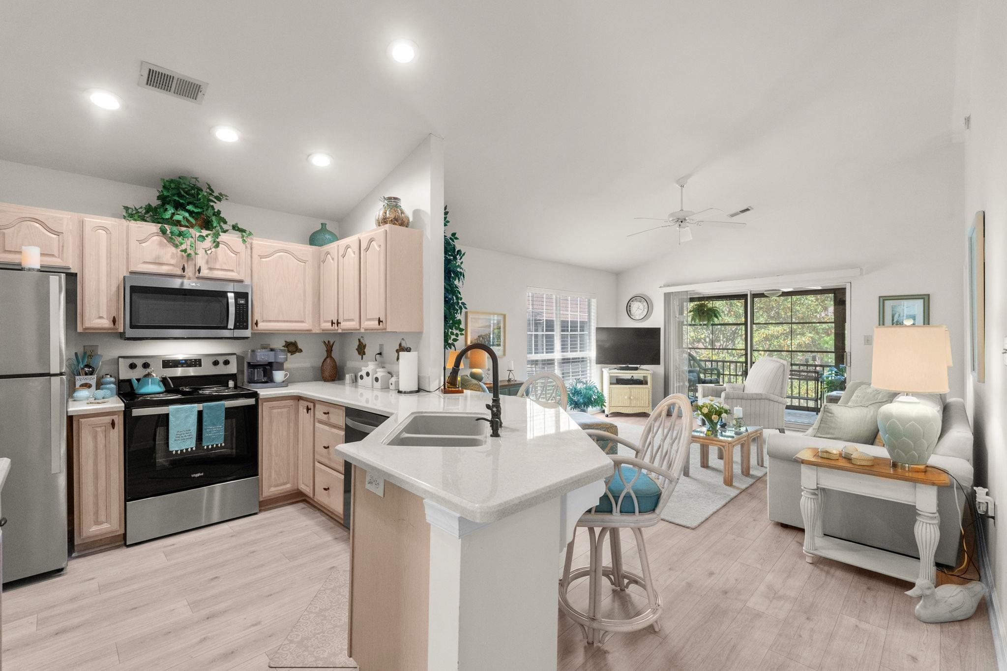 611 Pipers Ln. Unit: 611