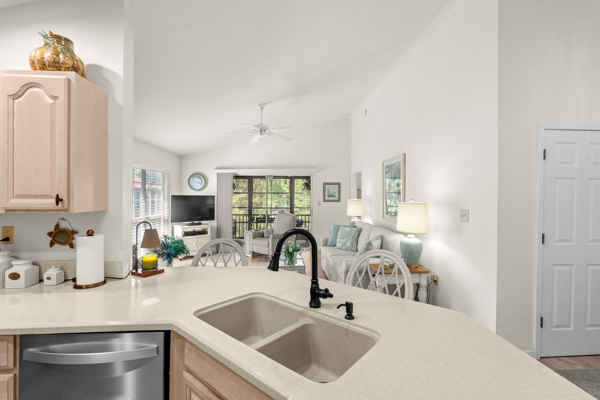 611 Pipers Ln. Unit: 611