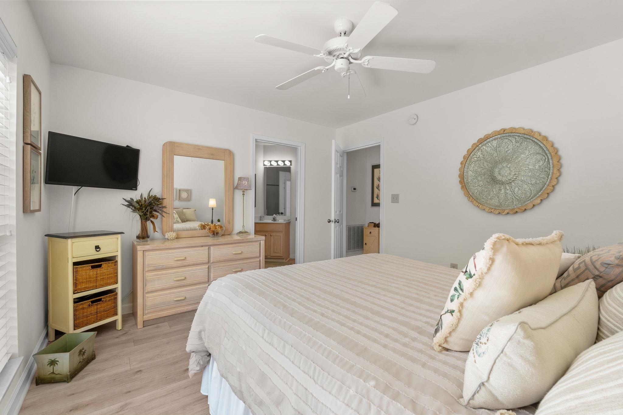 611 Pipers Ln. Unit: 611