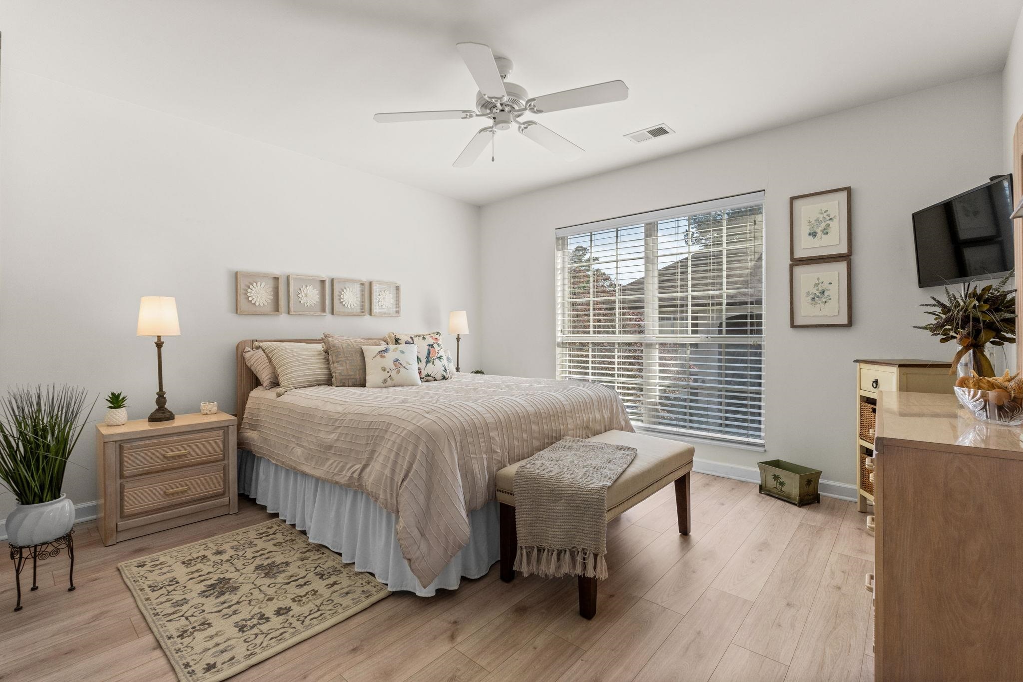 611 Pipers Ln. Unit: 611
