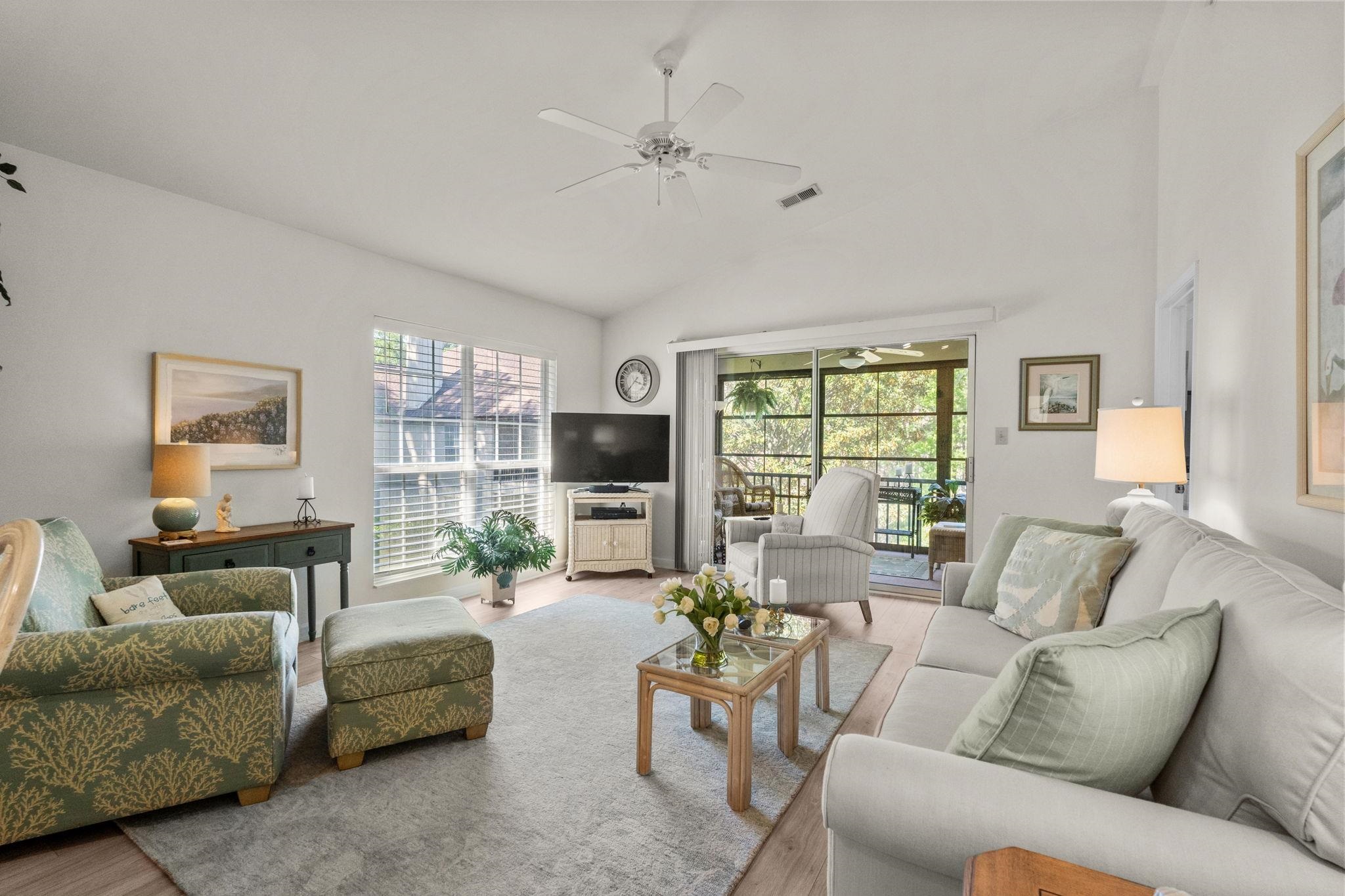611 Pipers Ln. Unit: 611