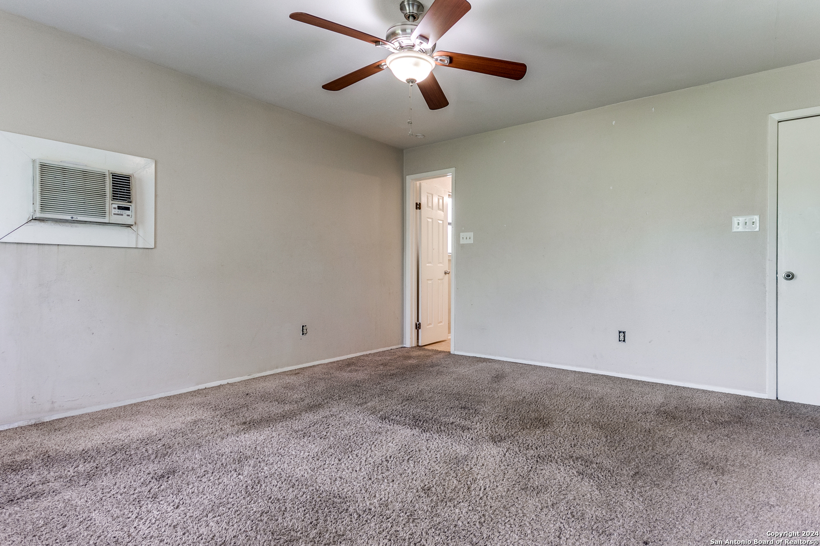 4411 EISENHAUER RD