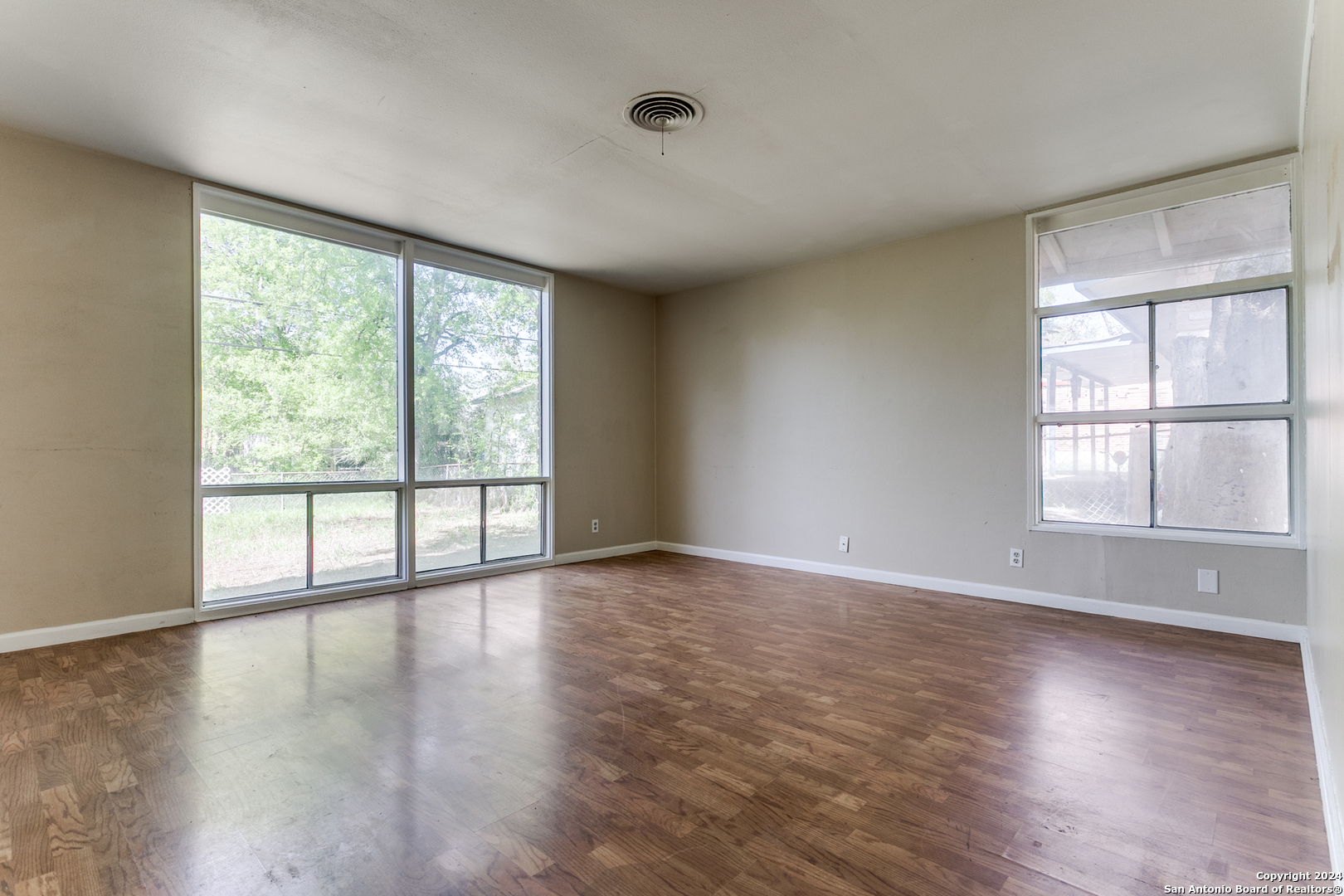 4411 EISENHAUER RD