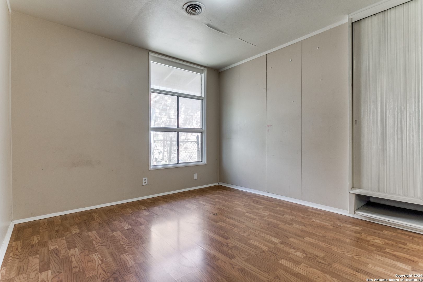 4411 EISENHAUER RD