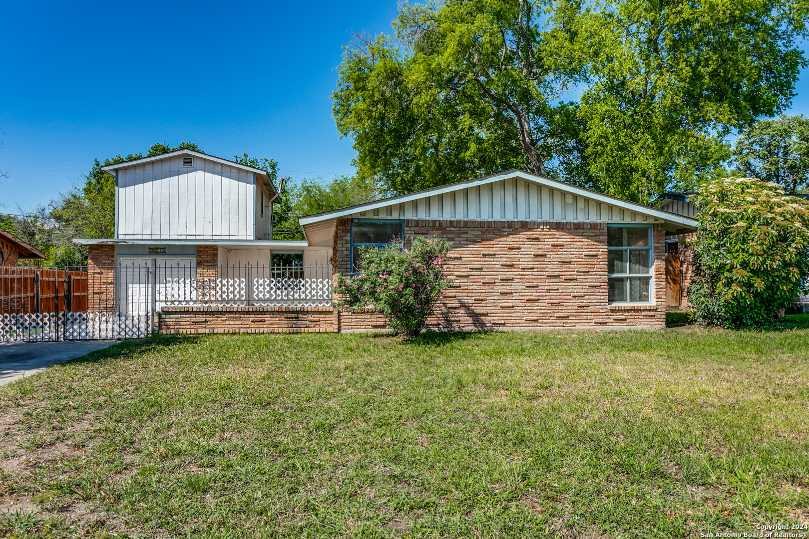 4411 EISENHAUER RD
