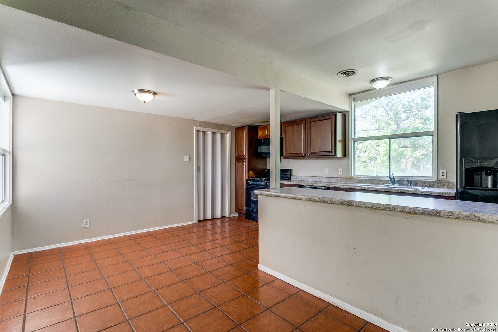 4411 EISENHAUER RD