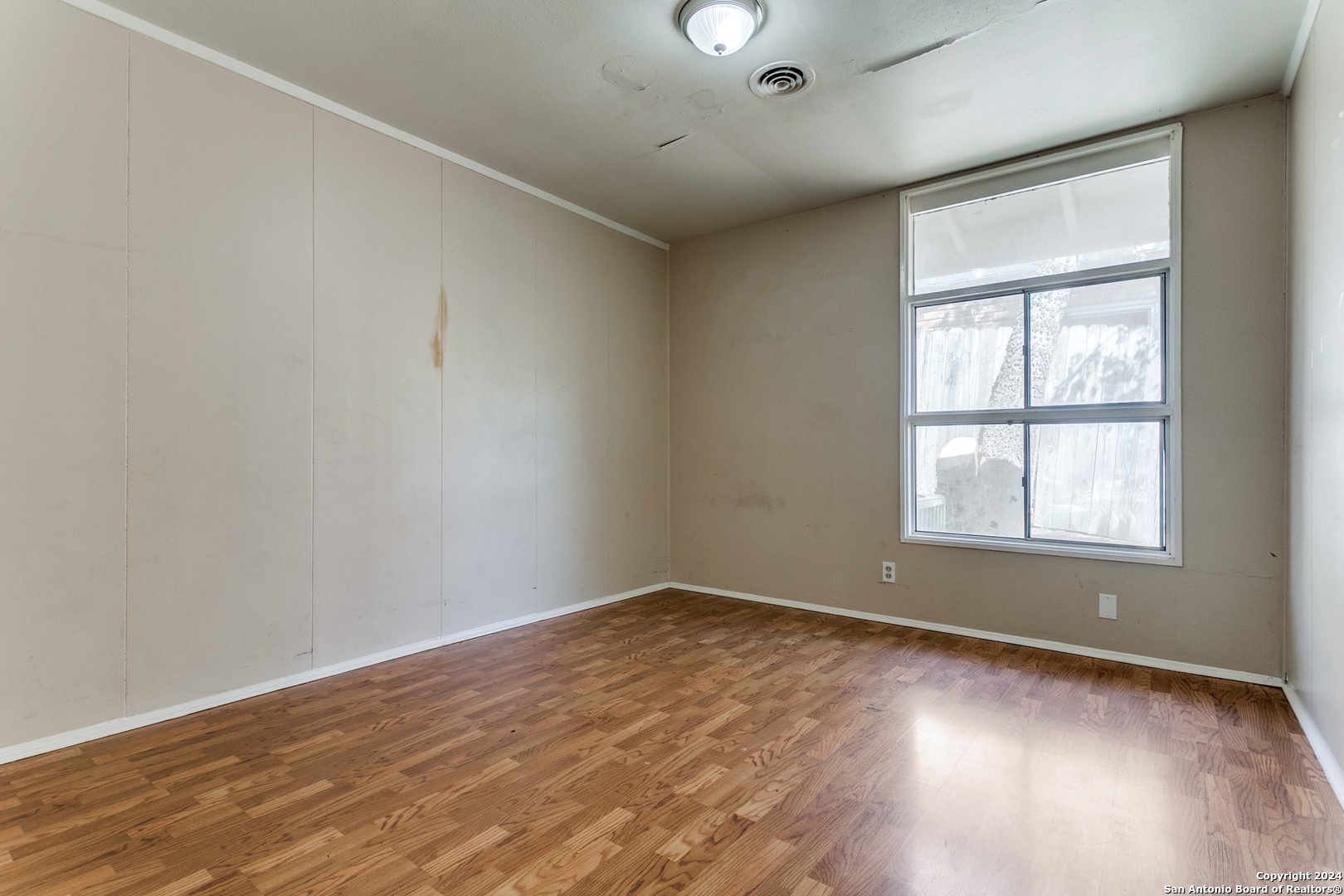 4411 EISENHAUER RD