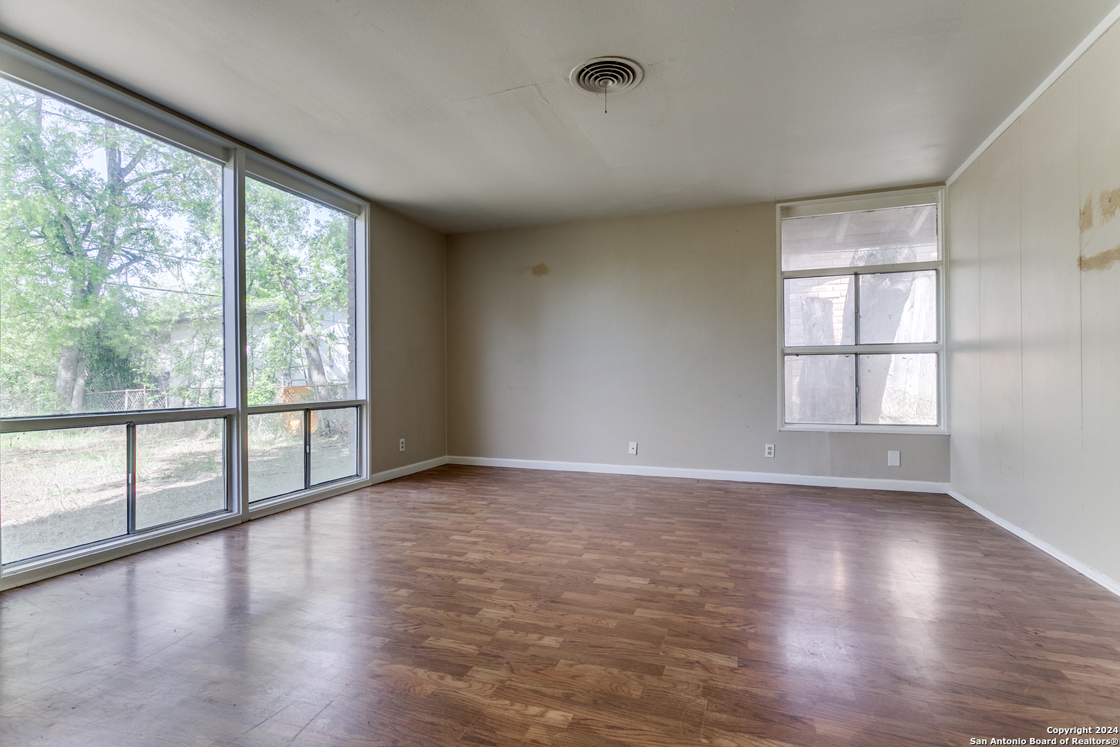 4411 EISENHAUER RD