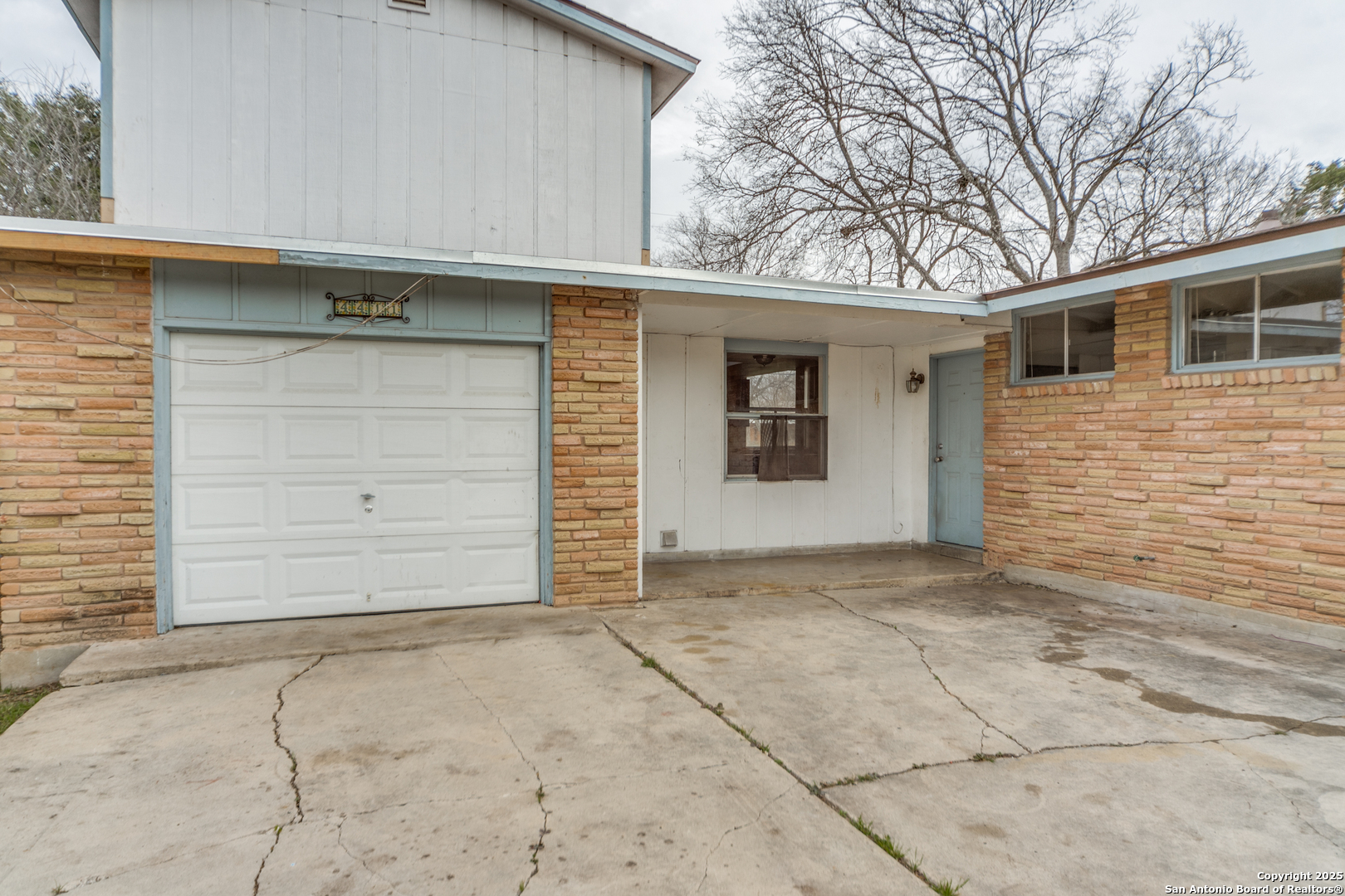 4411 EISENHAUER RD