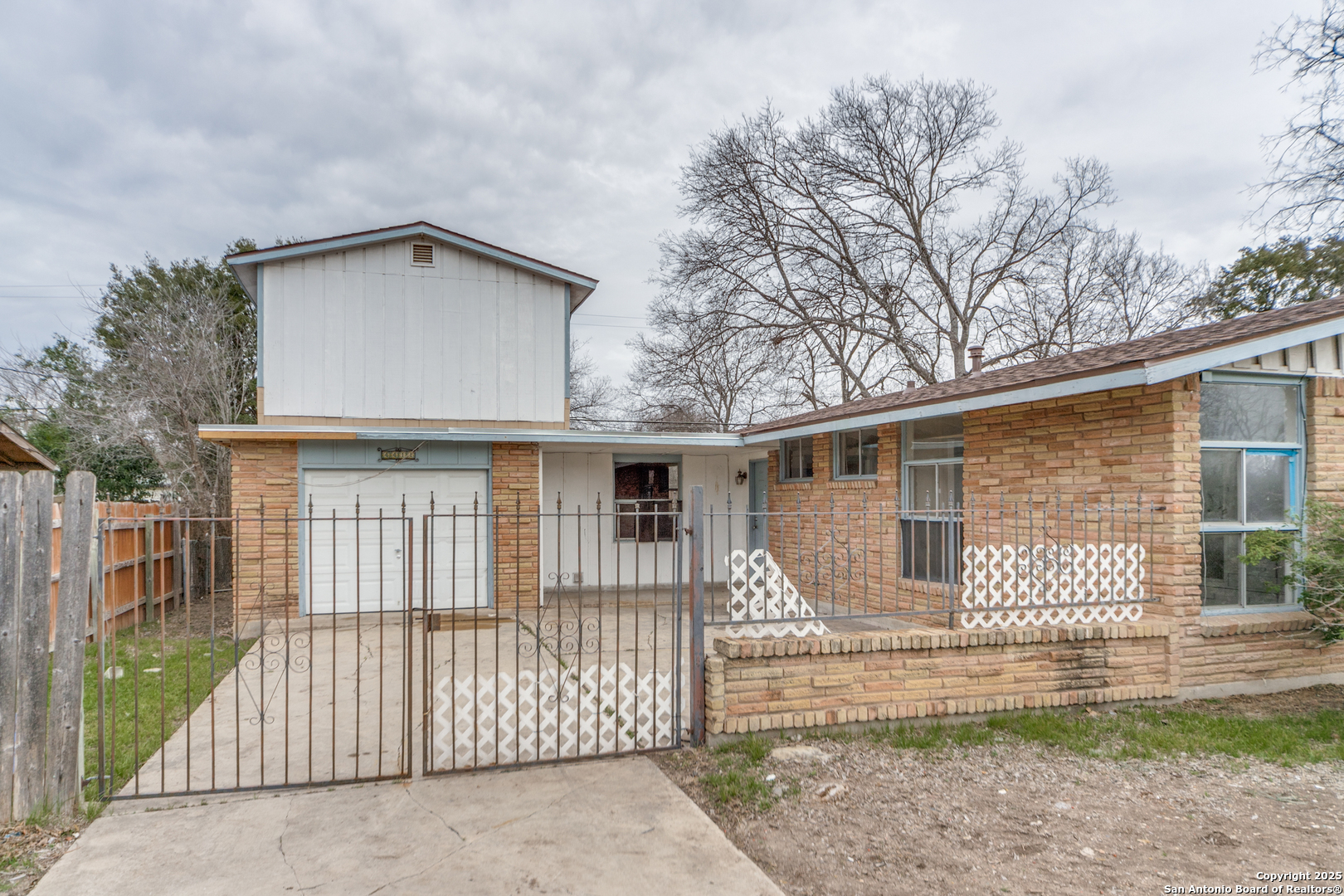 4411 EISENHAUER RD