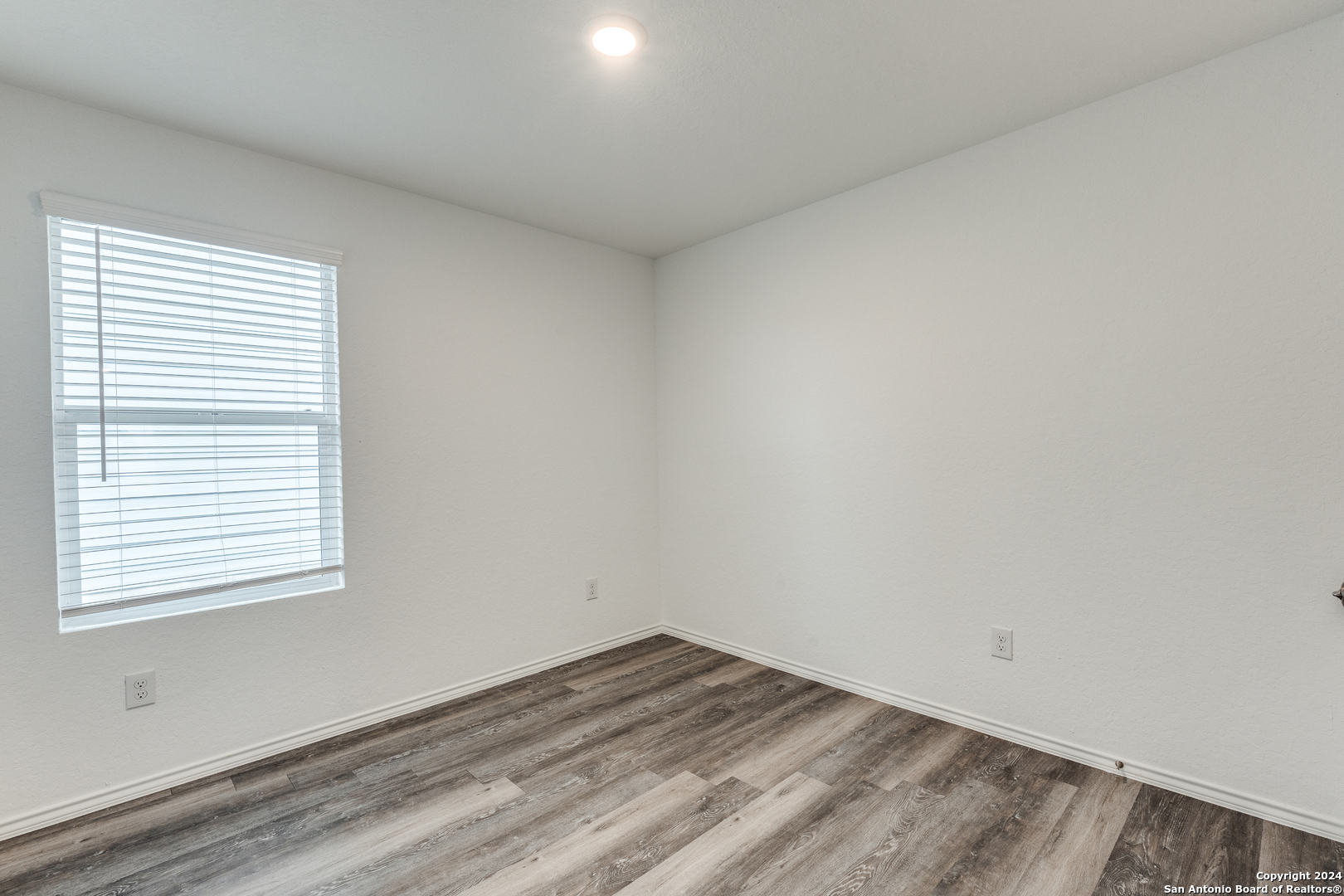 5835 ANTONIO PL