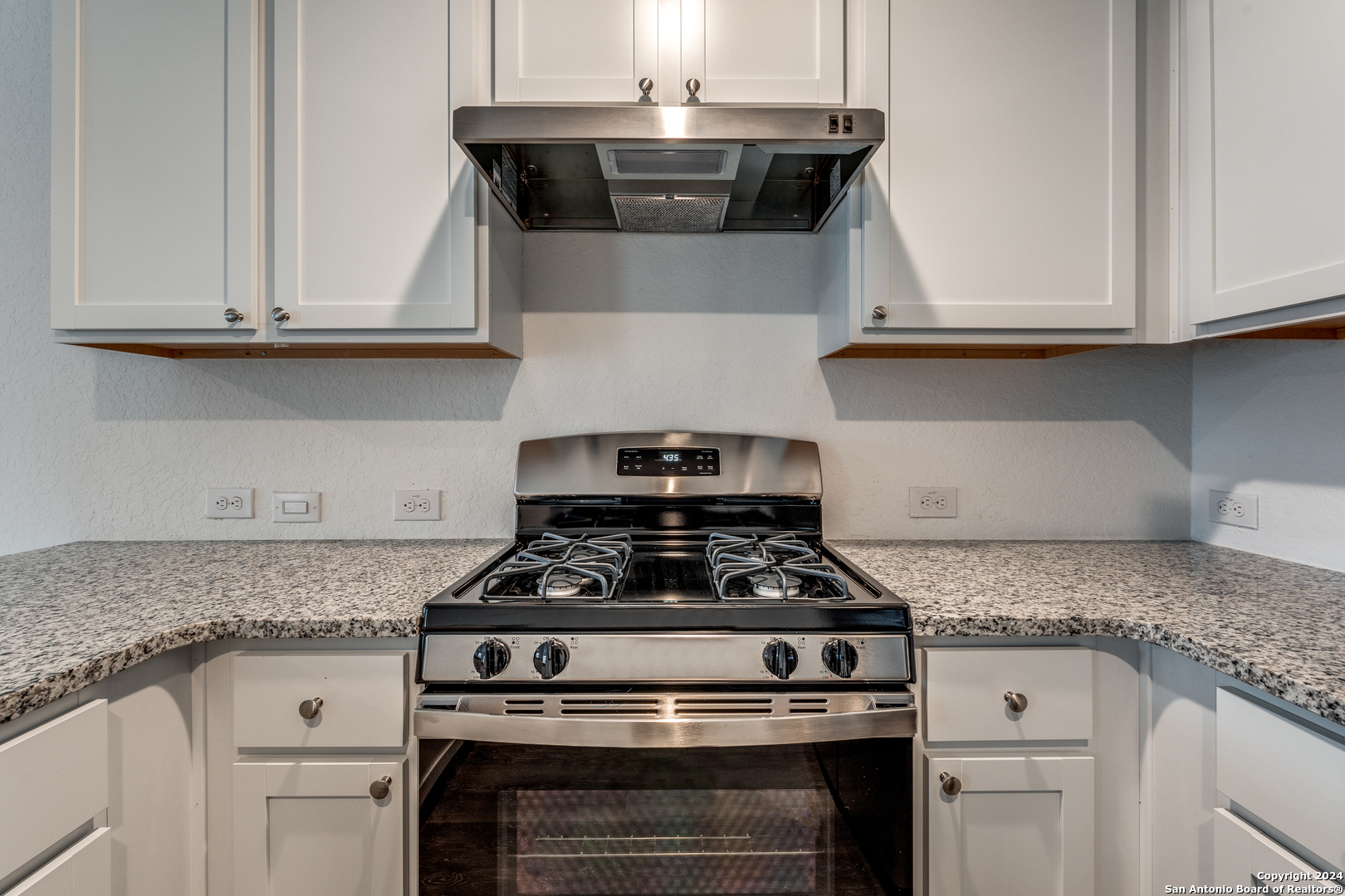 5835 ANTONIO PL