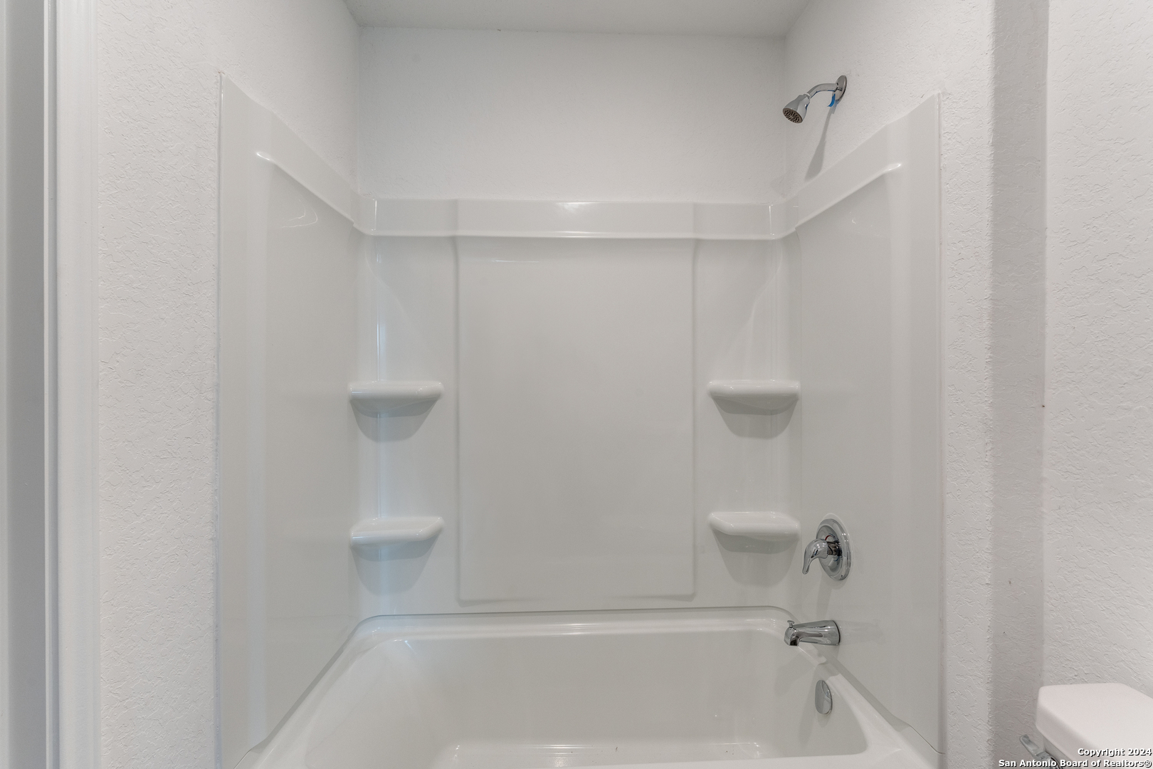 5906 ANTONIO PL