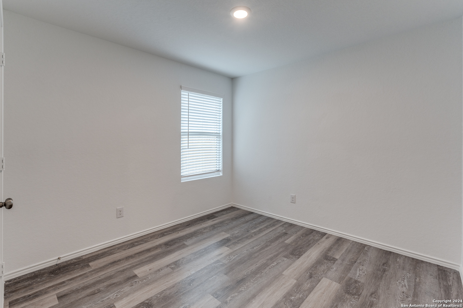 5906 ANTONIO PL