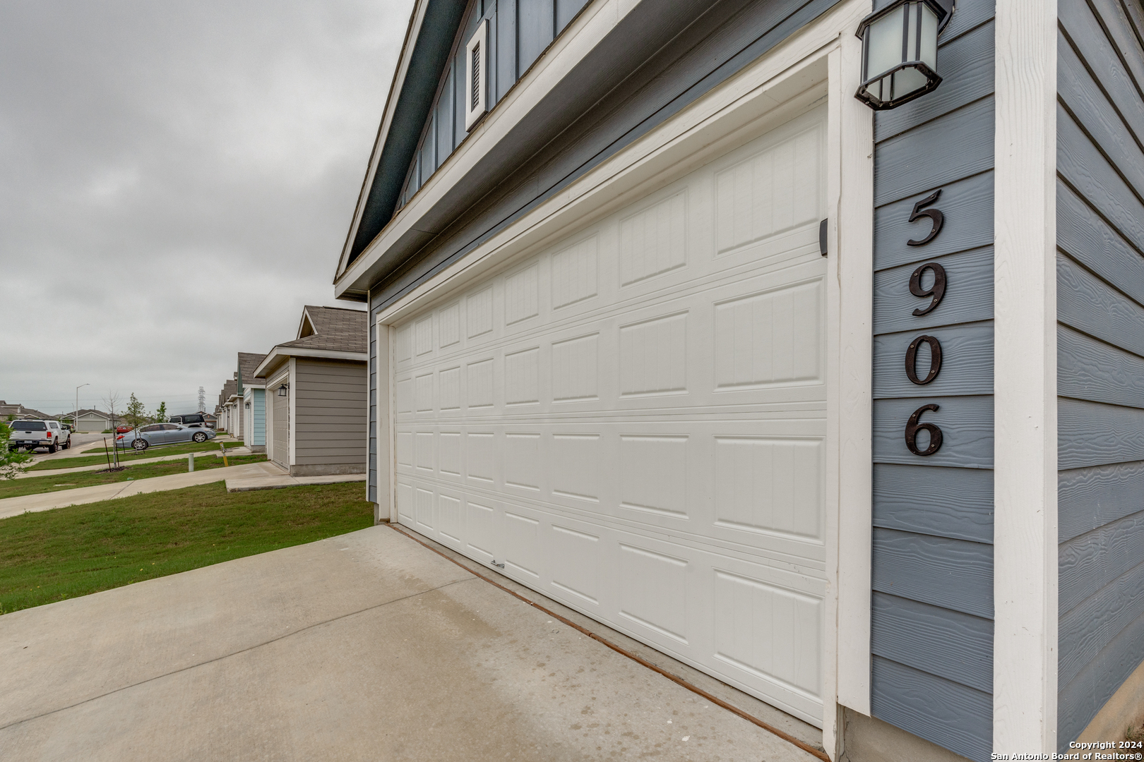 5906 ANTONIO PL