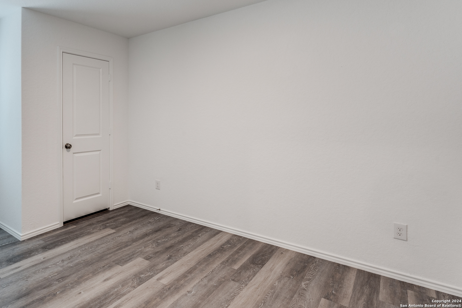 5906 ANTONIO PL