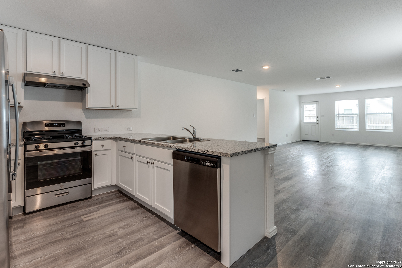 5906 ANTONIO PL
