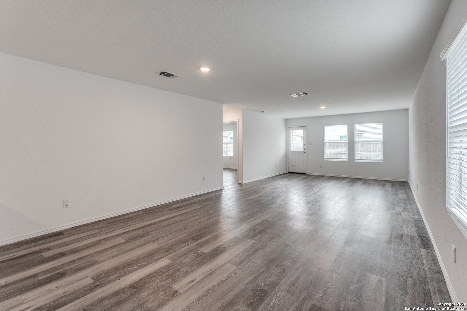 5906 ANTONIO PL