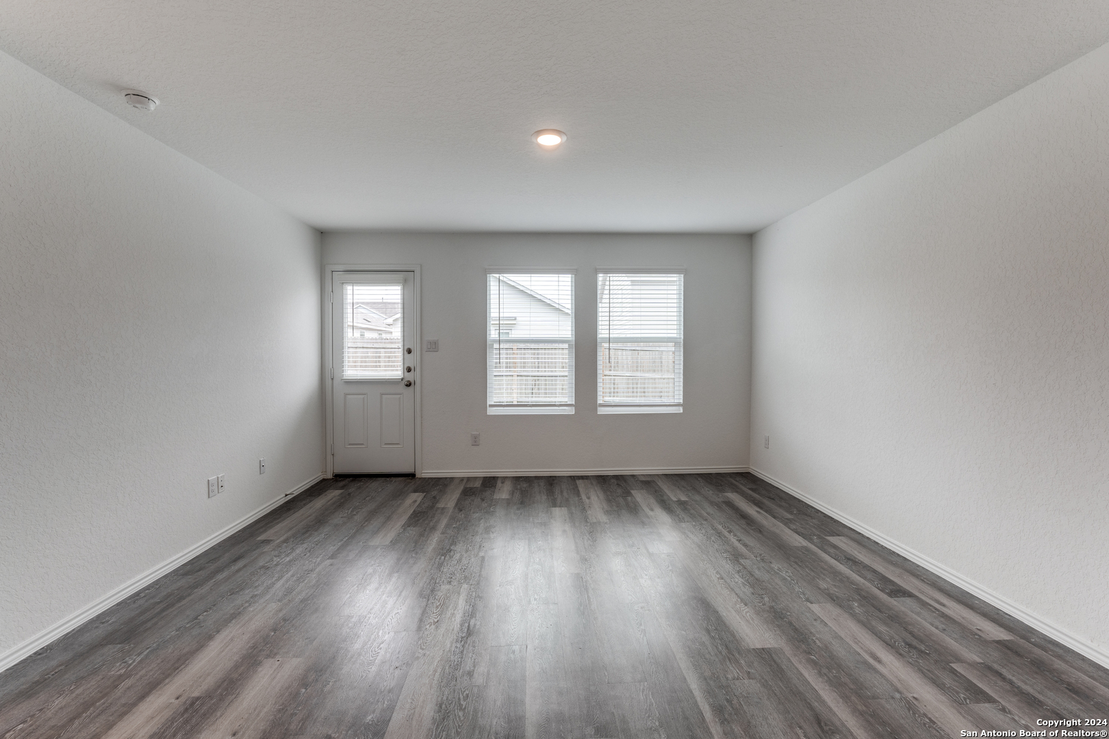 5906 ANTONIO PL