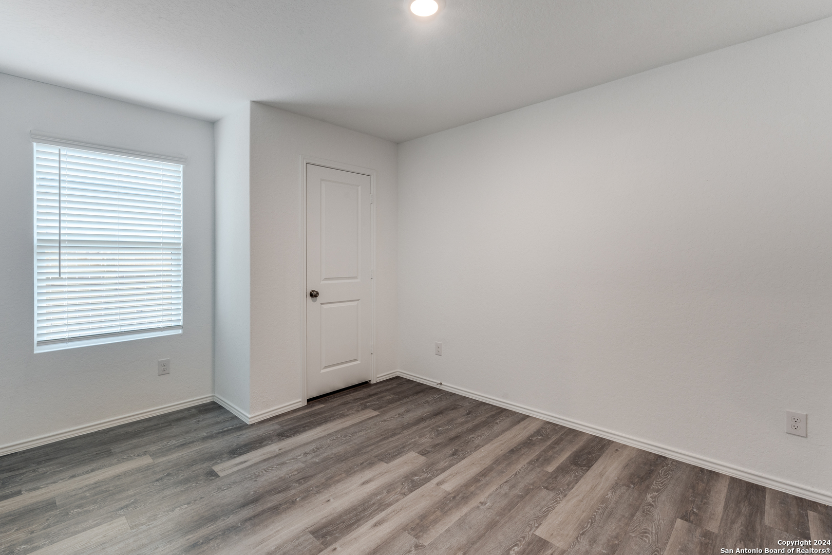 5906 ANTONIO PL