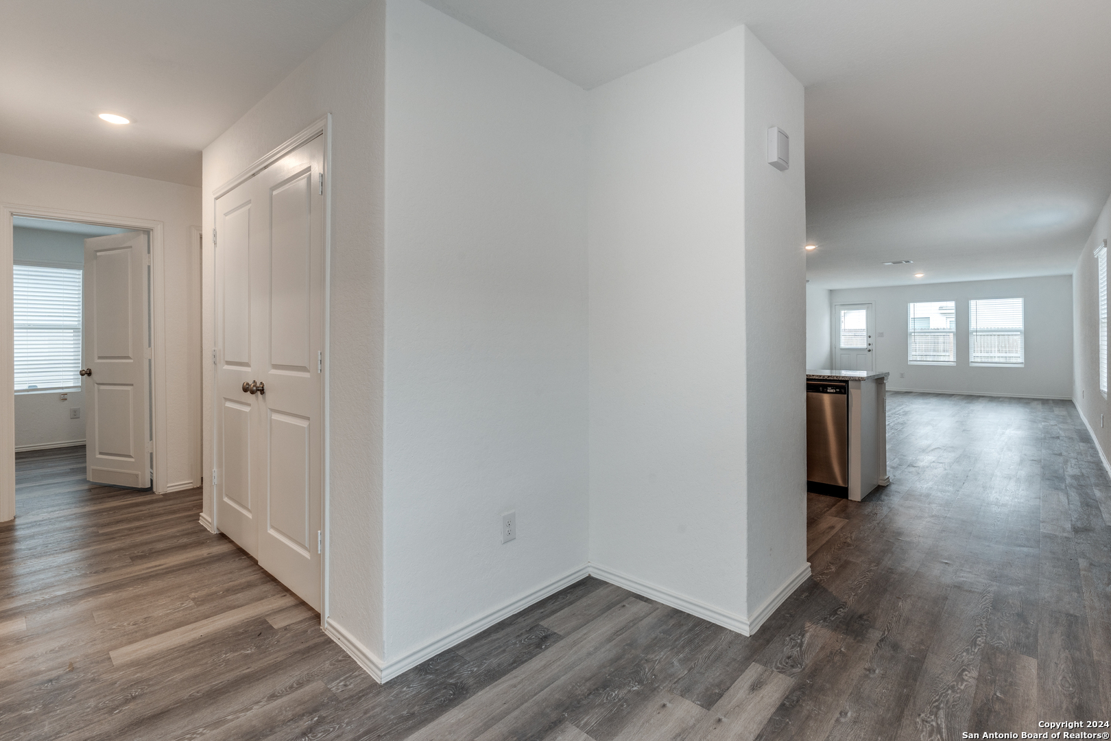 5906 ANTONIO PL