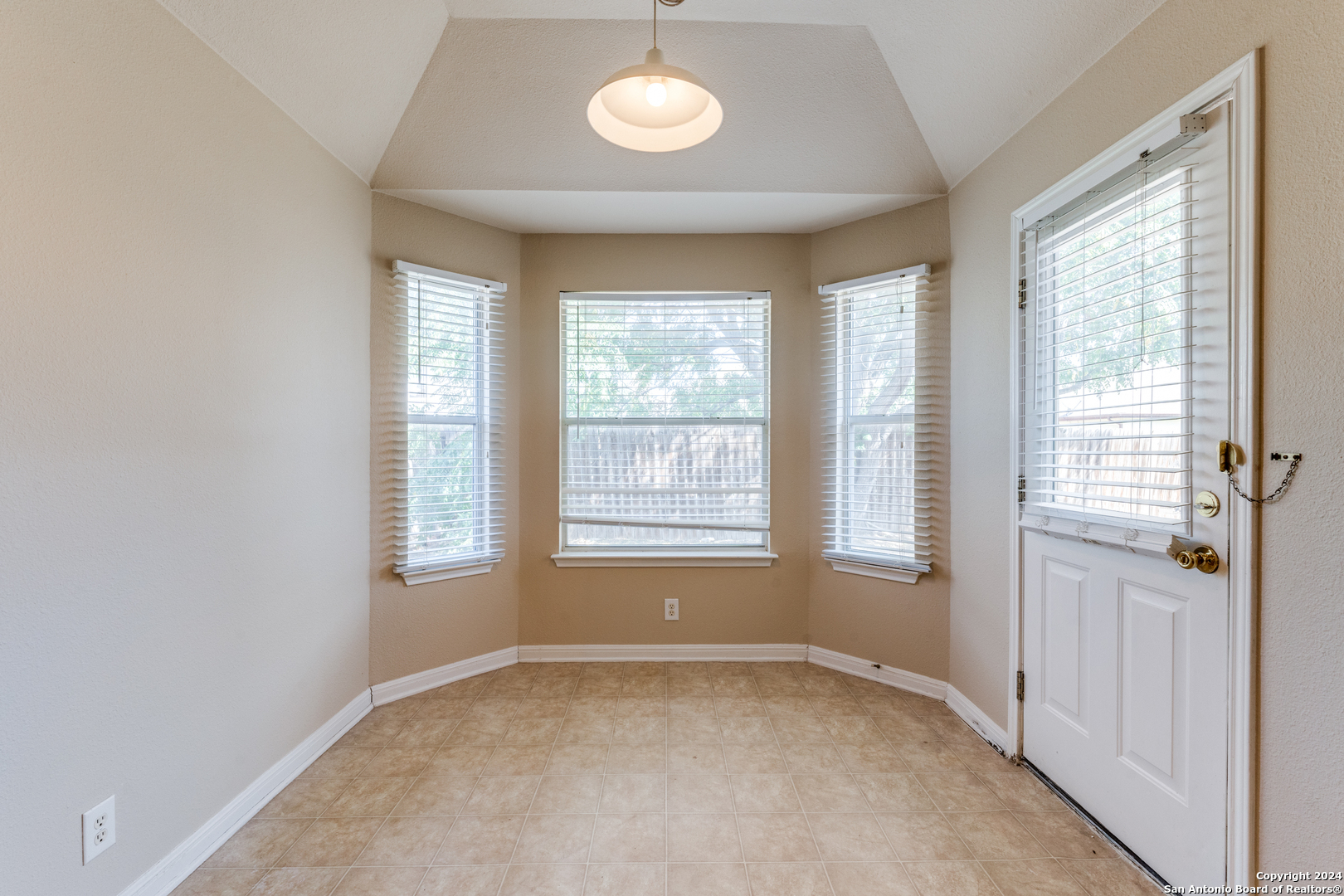 8830 TRUMPET CIR