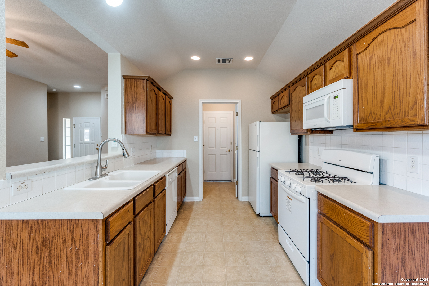 8830 TRUMPET CIR