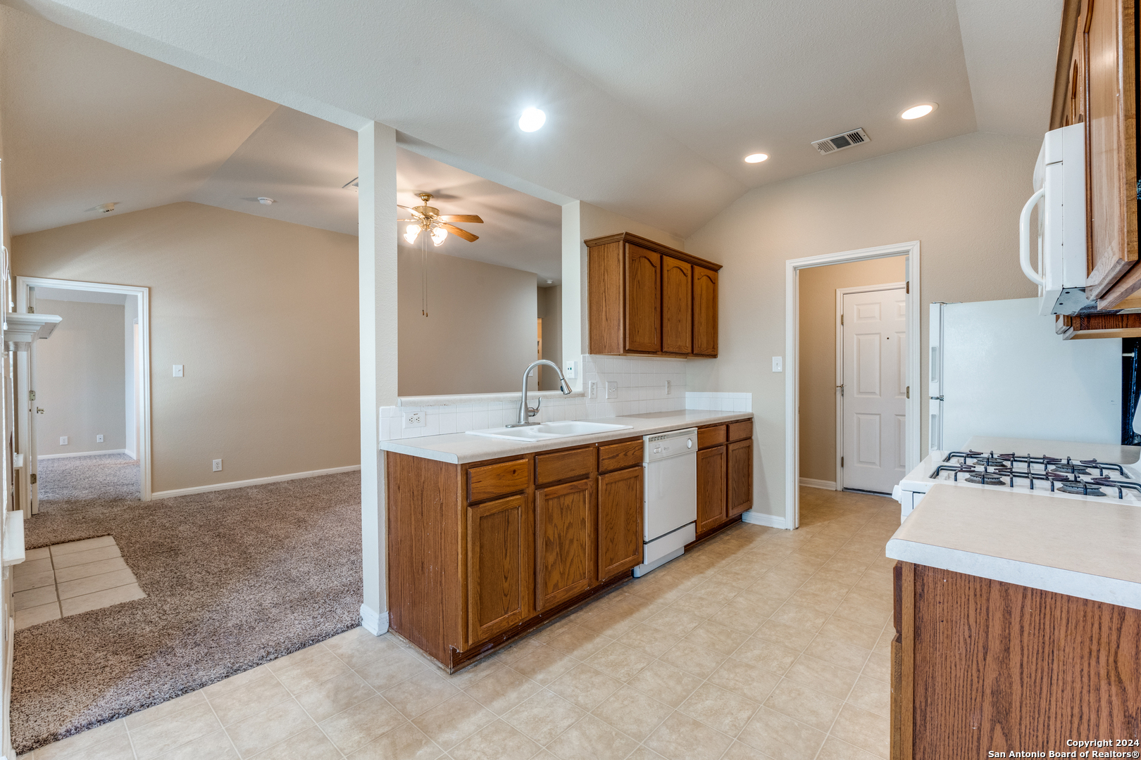 8830 TRUMPET CIR
