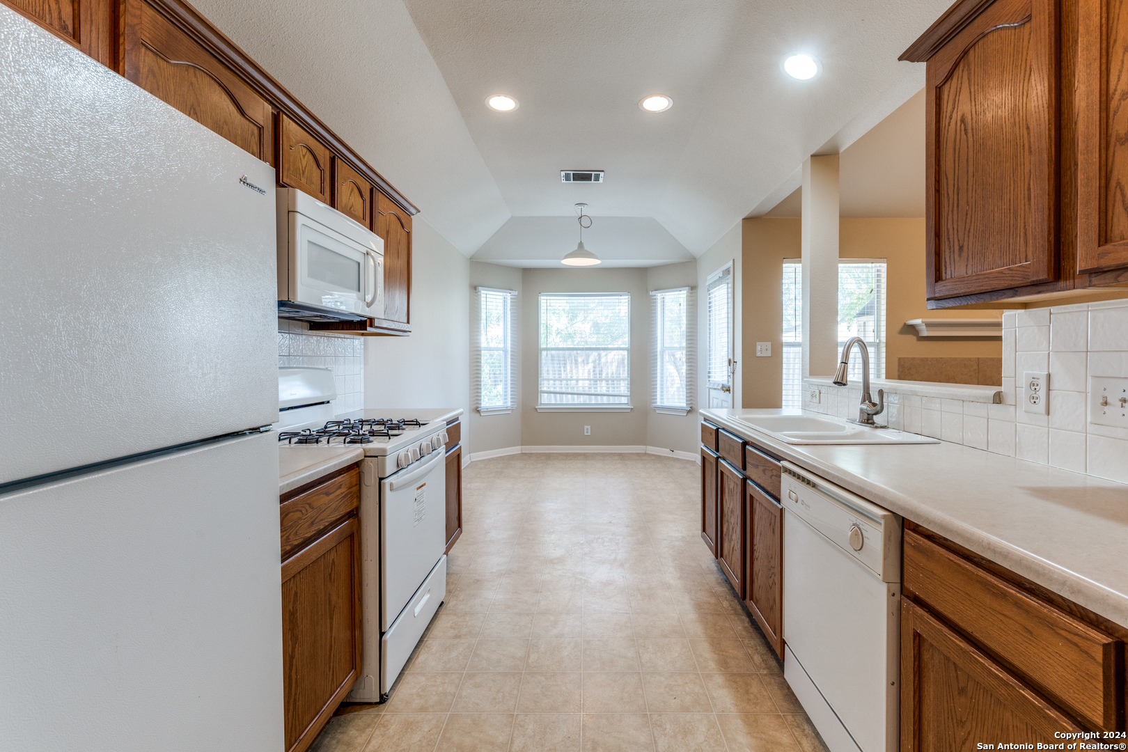 8830 TRUMPET CIR