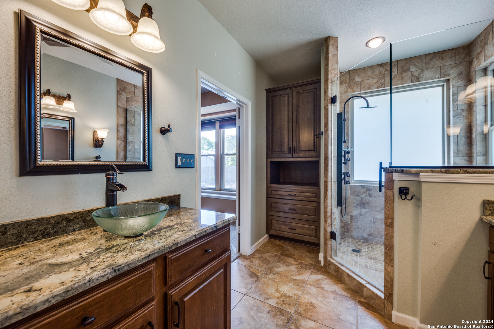 3114 FALL CREST DR