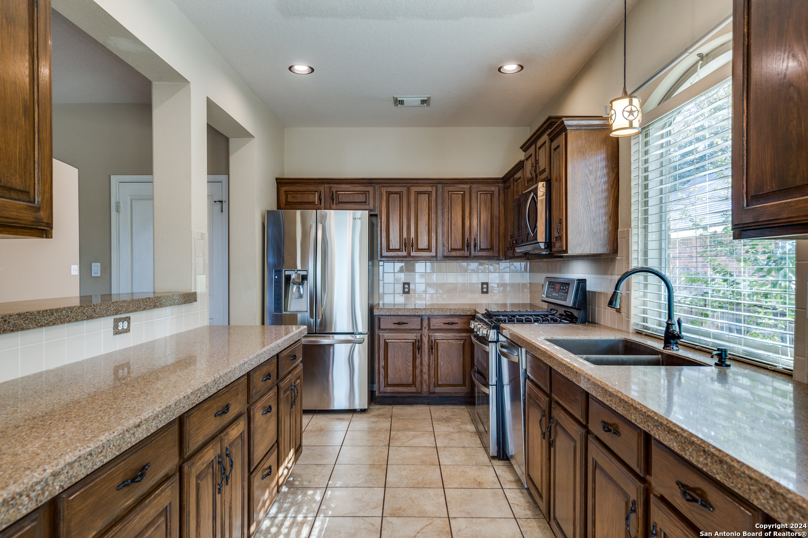 3114 FALL CREST DR