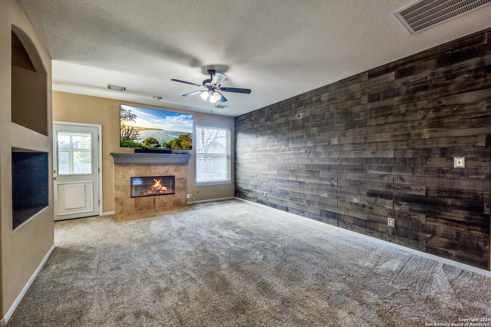 3114 FALL CREST DR