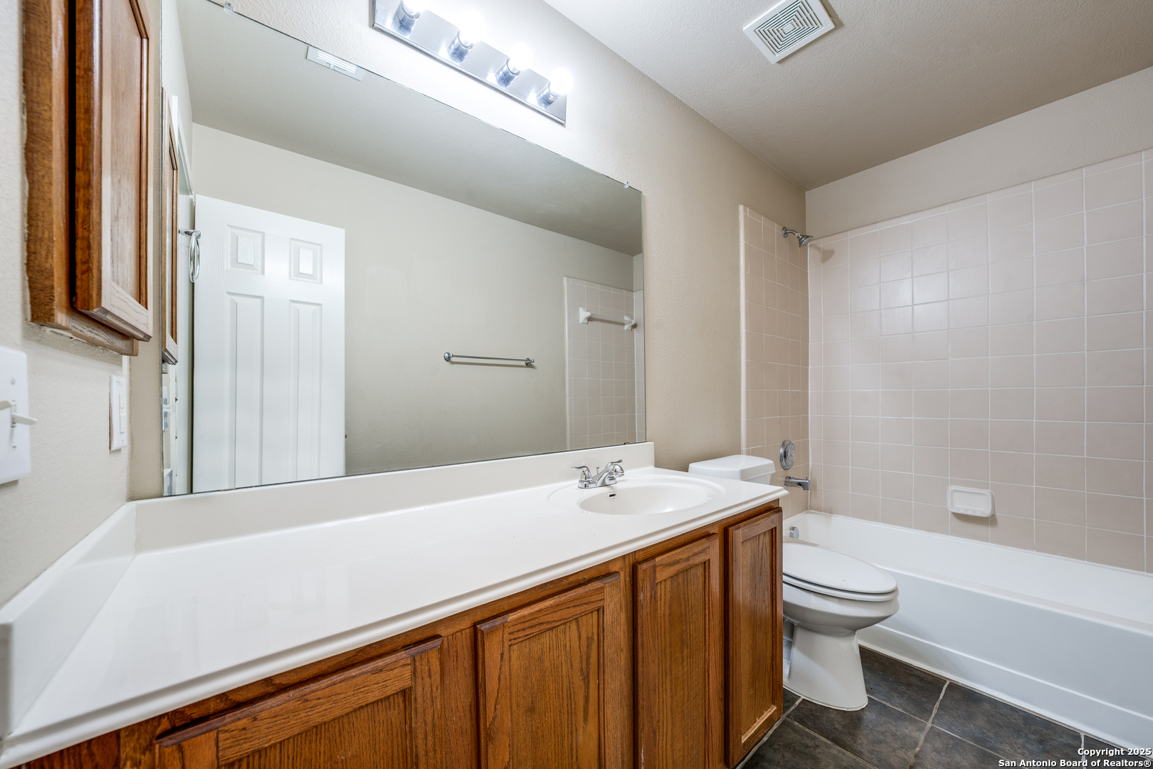 8811 REDBUD WOODS