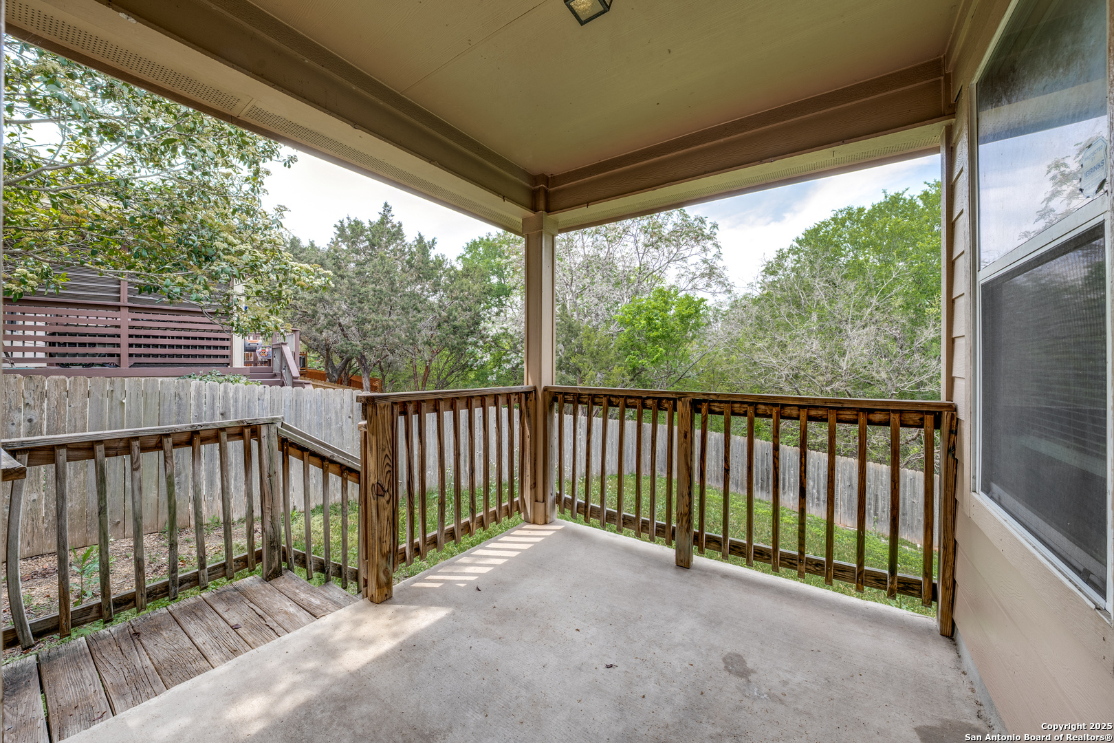8811 REDBUD WOODS