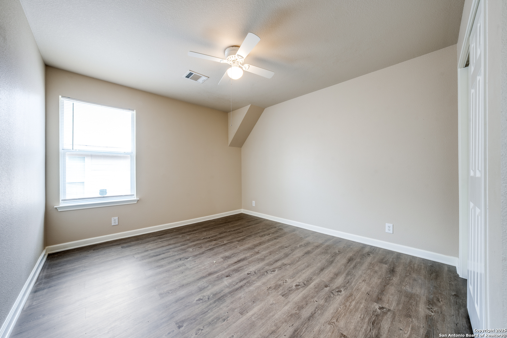 8811 REDBUD WOODS