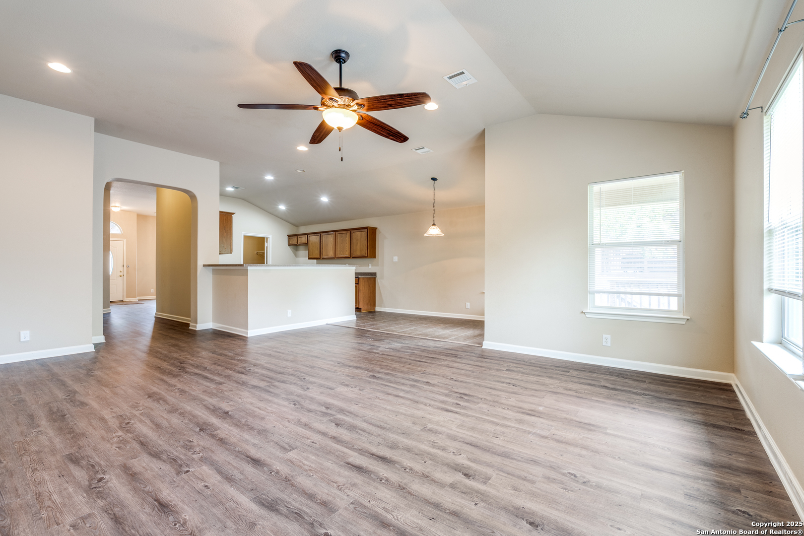 8811 REDBUD WOODS
