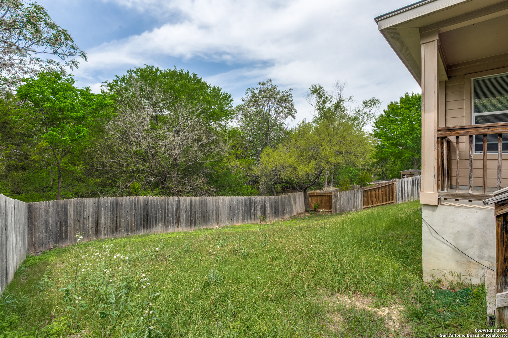 8811 REDBUD WOODS