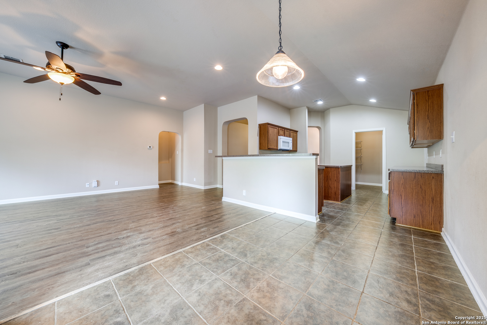 8811 REDBUD WOODS