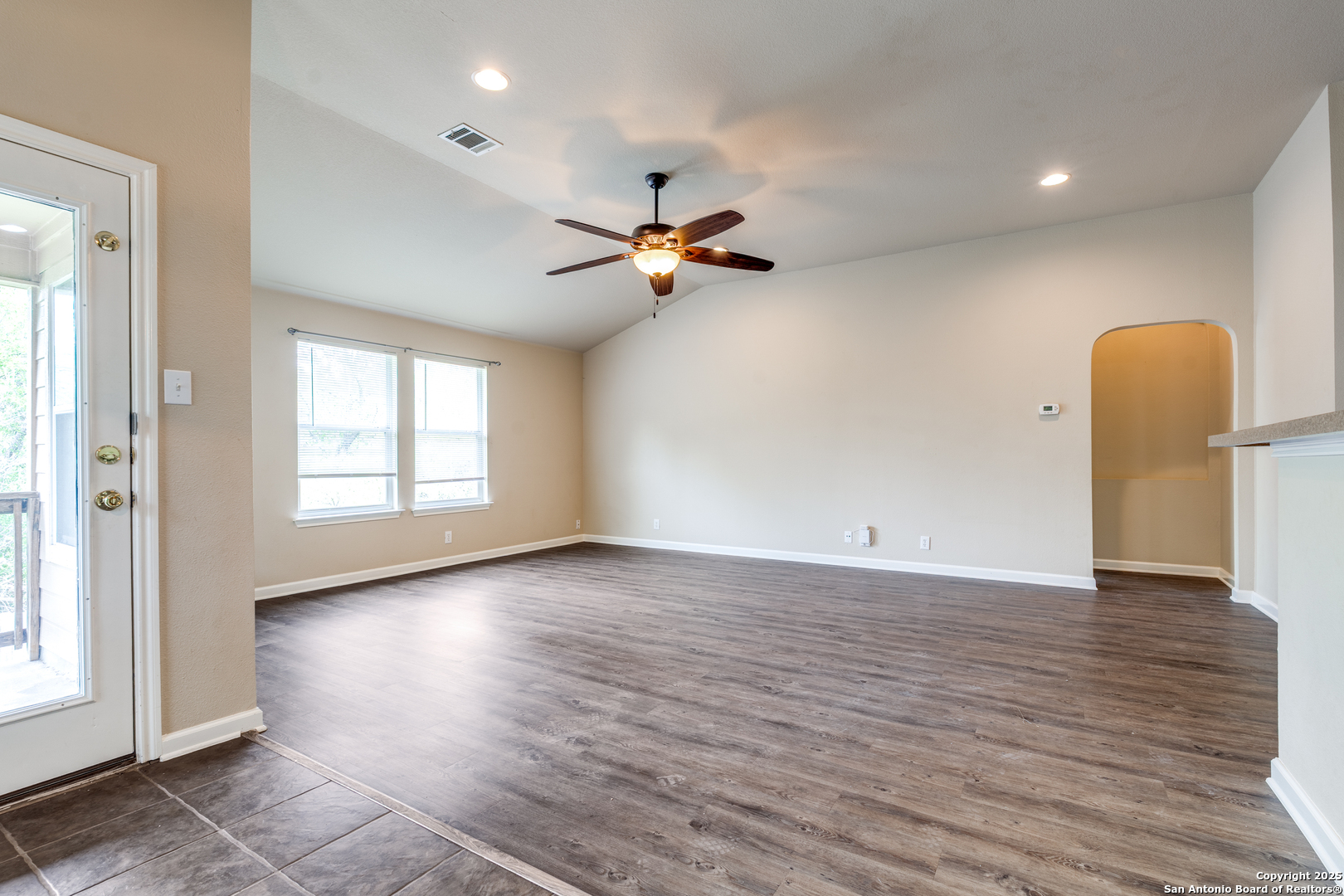 8811 REDBUD WOODS