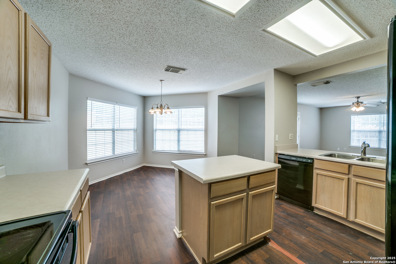 4943 Brianna Pl