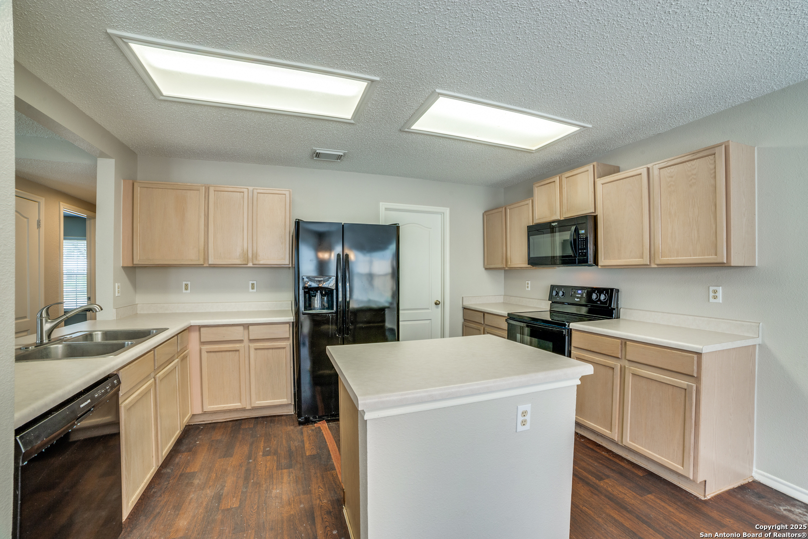 4943 Brianna Pl