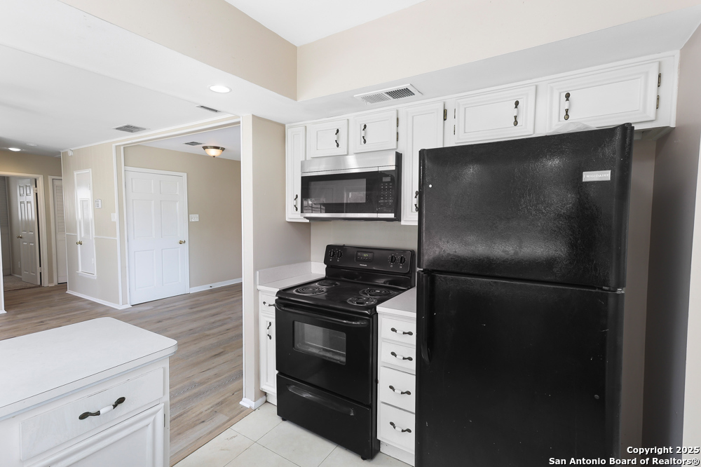 5611 Sir Gareth Dr